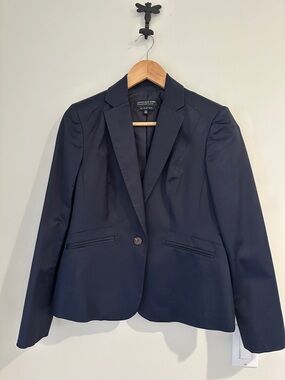 Jones New York Petite Stretch Navy Single-Button Tailored Blazer. Lined.